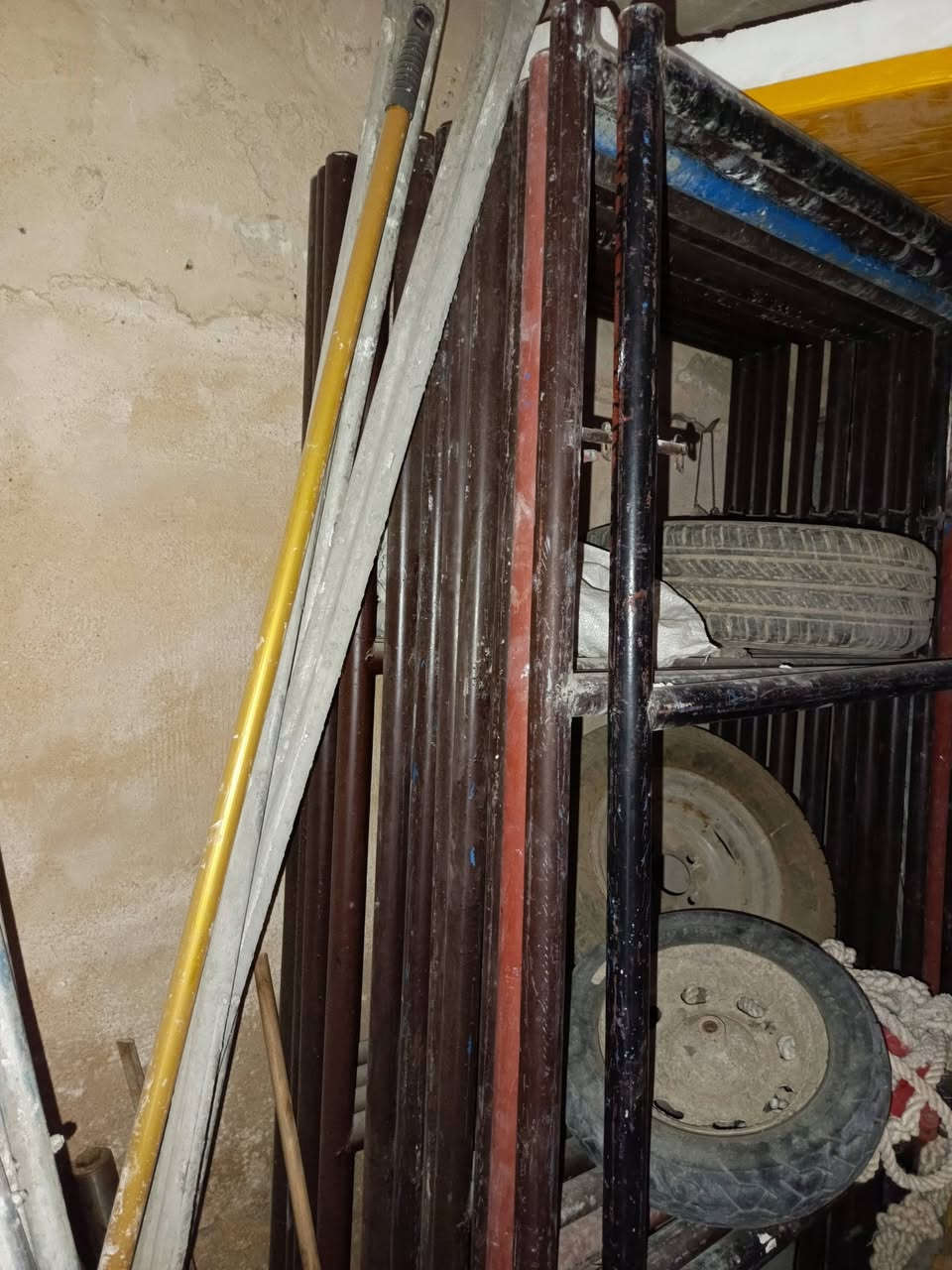 سكلات  عدد 6 دراب عدد 3  حادله عدد1 شباك عدد2 باب عدد1 مكان كربلاء المقدسه ***********/***********
