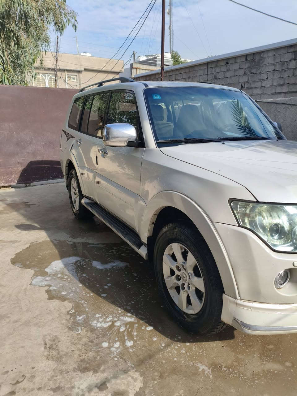 كشنات كهرباء الامامية ثلاجة وسطية زراكات لايت تبريد ثلاثة قطع تبريد ثلج 
لد نهاري كشنات جلد مدوشمه فوك الأصلي كامره وشاشه 
حساسات خلفية  كشاف ضباب لون أبيض صدفي مكينة 3500 المرغوب رقم بغداد مشط ستيرن جديد ودريم شفت وراس روط كله جديد بعده بل ضمان مكينة وكير مكفولات من فتح وشد قبق جنطة محدث بلادي صدفي نفس لون سياره سياره شنو بيه ربع جامغ الامامي بارد والجاملغ الخلفي بي شخط صغير بطول اصبع لاغير عدي بيها سونارين فحص 
تواصل على رقم الهاتف ***********
سعر 150 وبيها مجال
