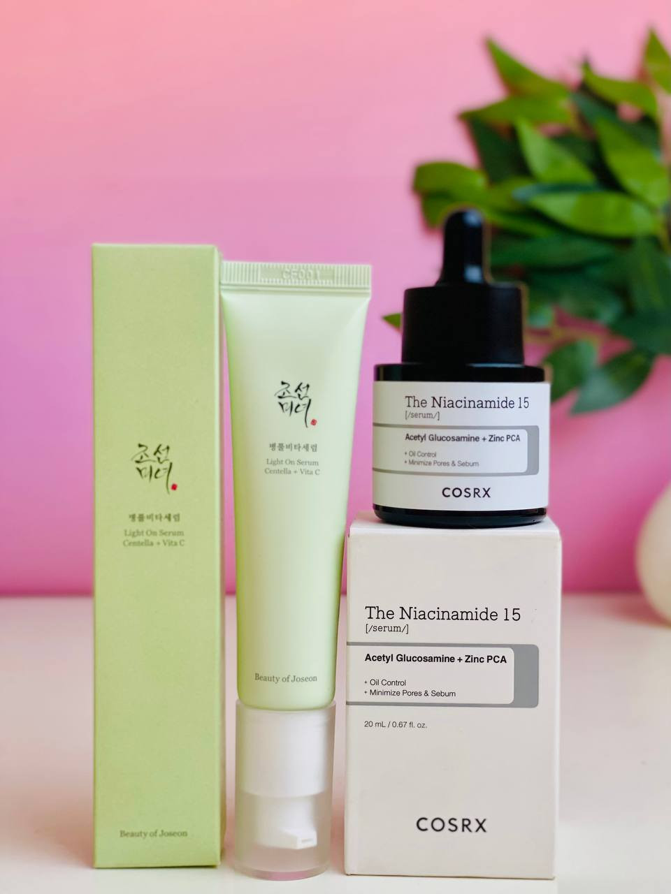 ✨ عرض البشرة الزجاجية – إشراقة، صفاء ولمعة صحية ✨
إذا تحلمين ببشرة صافية، ناعمة وتلمع لمعة طبيعية بدون فلاتر، هذا العرض معمول خصيصًا إلج 🌸
1️⃣ سيروم Beauty of Joseon Light On Serum (Centella + Vitamin C)
هذا السيروم يتميز بتركيبته الخفيفة والسريعة الامتصاص، يحتوي على فيتامين C لتفتيح البشرة وتوحيد لونها، ويساعد على تقليل البقع وآثار الحبوب.
مستخلص السنتيلا يهدّي البشرة ويقوي الحاجز الجلدي، يخلي البشرة ناعمة ومشرقة بدون أي تهيّج.
مثالي للبشرة الباهتة، المتعبة واللي تحتاج إشراقة طبيعية ولمعة صحية.
✨ الفائدة:
تفتيح – إشراقة – نعومة – توحيد لون البشرة

2️⃣ سيروم COSRX The Niacinamide 15
سيروم قوي ومركّز بالنياسيناميد بنسبة 15%، يشتغل على تقليل إفراز الدهون، تصغير مظهر المسام، وتنقية البشرة من الشوائب.
يحتوي على Zinc PCA و Acetyl Glucosamine اللي يساعدون على توازن البشرة وتقليل اللمعان الزائد مع الحفاظ على ترطيبها.
يناسب البشرة المختلطة والدهنية والمعرّضة للحبوب.
✨ الفائدة:
تقليل المسام – تنظيم الدهون – صفاء البشرة – ملمس ناعم

سعر العرض ٢٠ الف 
🚘يوجد خدمة توصيل لجميع محافظات العراق ٤ الاف🚘


**إذا كنت صاحب هذا الإعلان وتريد حذفه لأي سبب، رجاءا أرسل رسالة إلى الدعم الفني**