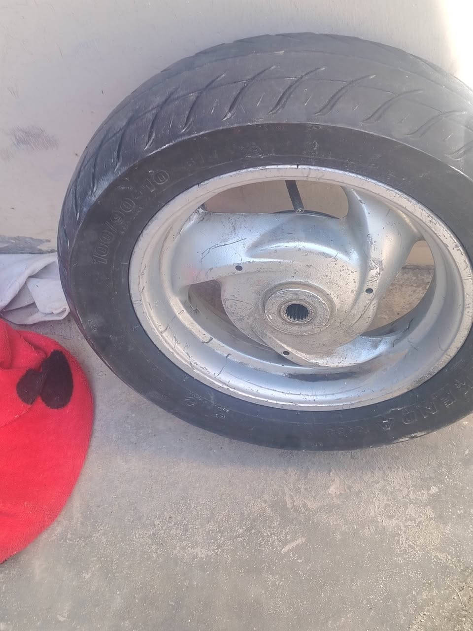 سلام عليكم دراجة عبد الحليم محرك 100 بس يرادله ترتيبات محرك شغال بس اني انطيكياه طافيه 60 الف أو بيه مجال حك الجيه مكاني النجف مجمع قرية الغدير الثانيه
أو عندي ويل أو تأير التاير بيه بس بنجر واحد أو أهم نازله قيم أو أخذه مال دراجة فراشه


**إذا كنت صاحب هذا الإعلان وتريد حذفه لأي سبب، رجاءا أرسل رسالة إلى الدعم الفني**