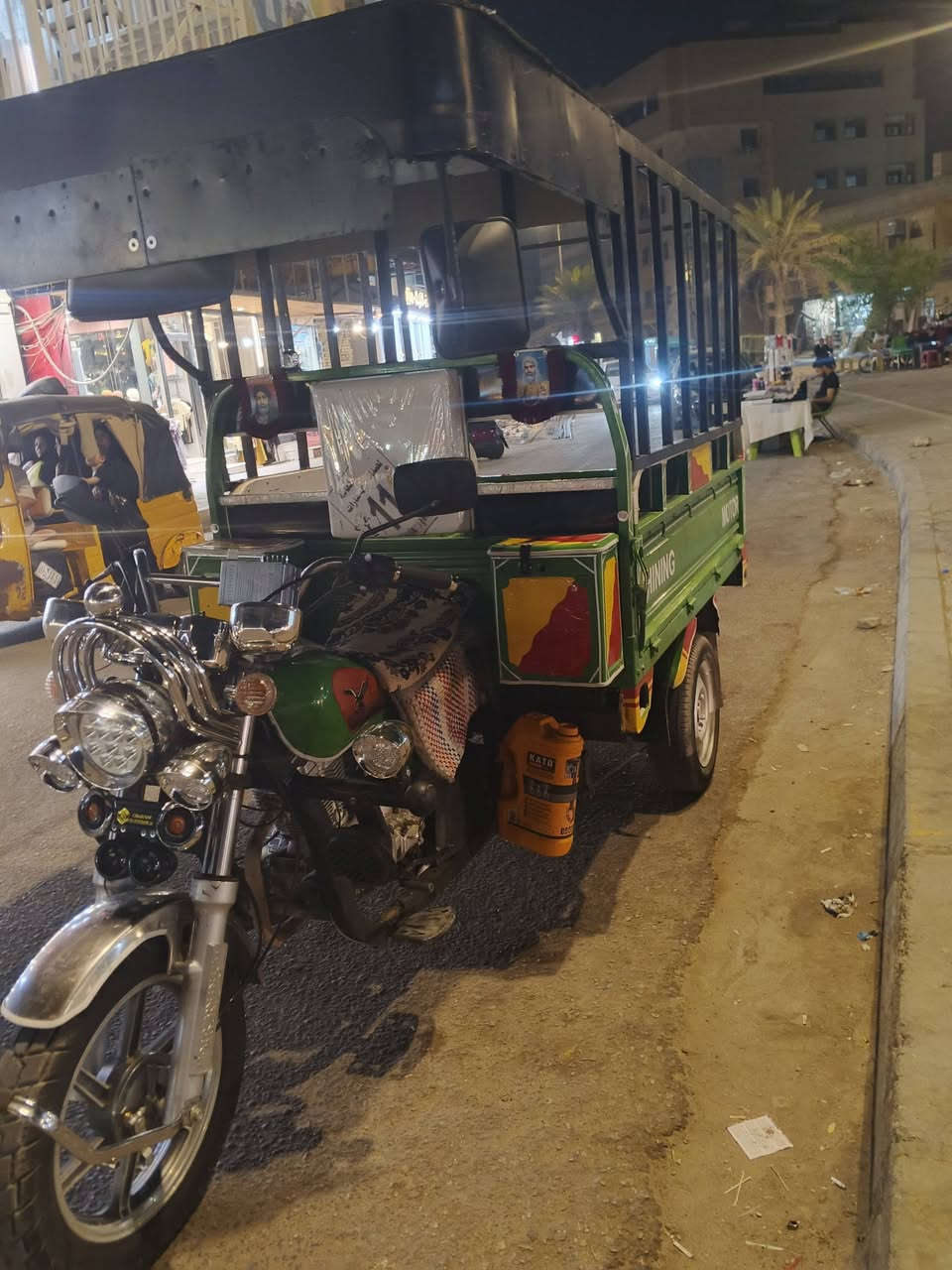 بس محجر للبيع تسكام عنوان كربلاء حي لعامل خلف سوق لاخير قرب جامع اهل بيت سعره 110 بي مجال ***********
