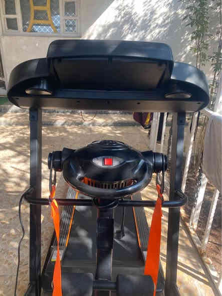 جهاز جري كهربائي speed fitness 

جهاز نظيف جدا نظافته ٩٥٪؜ لازال استيكر الشاشه بي يتحمل وزن اكثر من ١٢٠ كيلو   استعمال قليل جدا لعدم التفرغ 

السعر ٣٠٠ الف 
المكان /تنومه /كردلان 
هاتف /  *********** البصرة
