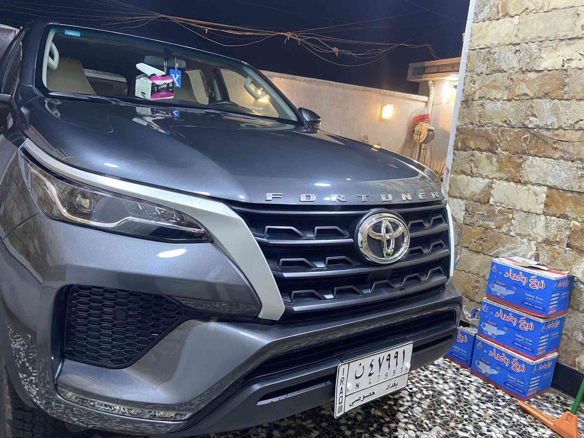 السلام عليكم 
فورجنر موديل ٢٠٢٣ رقم بغداد مشروع وطني ماشيه 4الف بوضع الشركه خليجيه 

بسمي تحويل ثاني يوم   

زيرو

محرك 4 سلندر 2700.ccvvti

وضعيات قيادة BOER. ECCO

نضام مانع انزلاق 

حساسات امامية

مري كهرباء شفط 

اشارة بل مري 

شاشة كبيرة Car play

شاحن وايرلس لاسلكي

صاج بلادي 

لايت زنون ناصي وعالي +LED نهاري 

اضاءة ليزريه ليلي ازرق 

وليلي بك لايت 

تحكم استيرن جهتين 

3قطع تبريد 

7راكب 

السعر 280

الاتصال ***********

***********

***********
