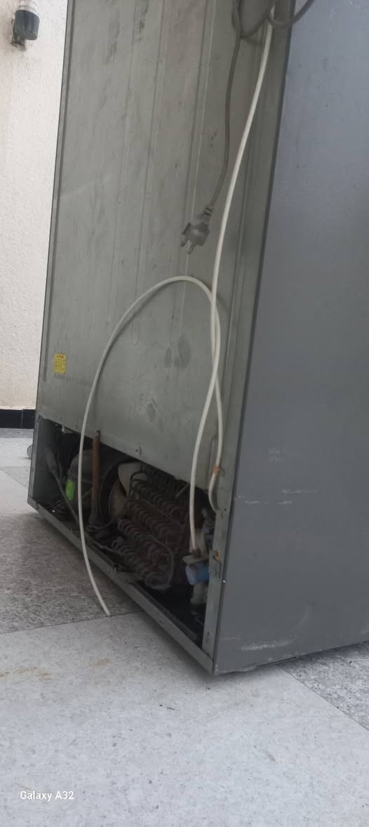 سلام عليكم LG
فقط بروده 
مابيهه مجمده وثلاجه 
سعرهه ١٥٠ 
***********
***********
