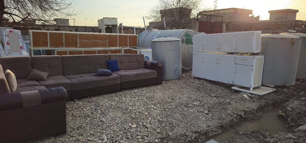 معرض الاخوين الفرع الاول الكوير 
الفرع الثالث عمر كان 
الفرع الثاني اربيل


**إذا كنت صاحب هذا الإعلان وتريد حذفه لأي سبب، رجاءا أرسل رسالة إلى الدعم الفني**