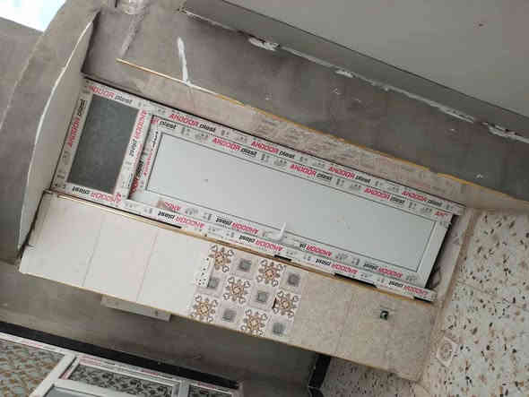 دار للبيع مساحه ١٠٠ متر مطلوب اسكان بناء جديد موقع 
كاطون الرحمه خلف محلات ابو رافد مباشرتاا شارع صحفيه 
سعر ٥٥ بيها مجال شي قليل والإسكان ع مشتري مطلوب تقريباا ٣٠ الاستفسار هـ/***********
