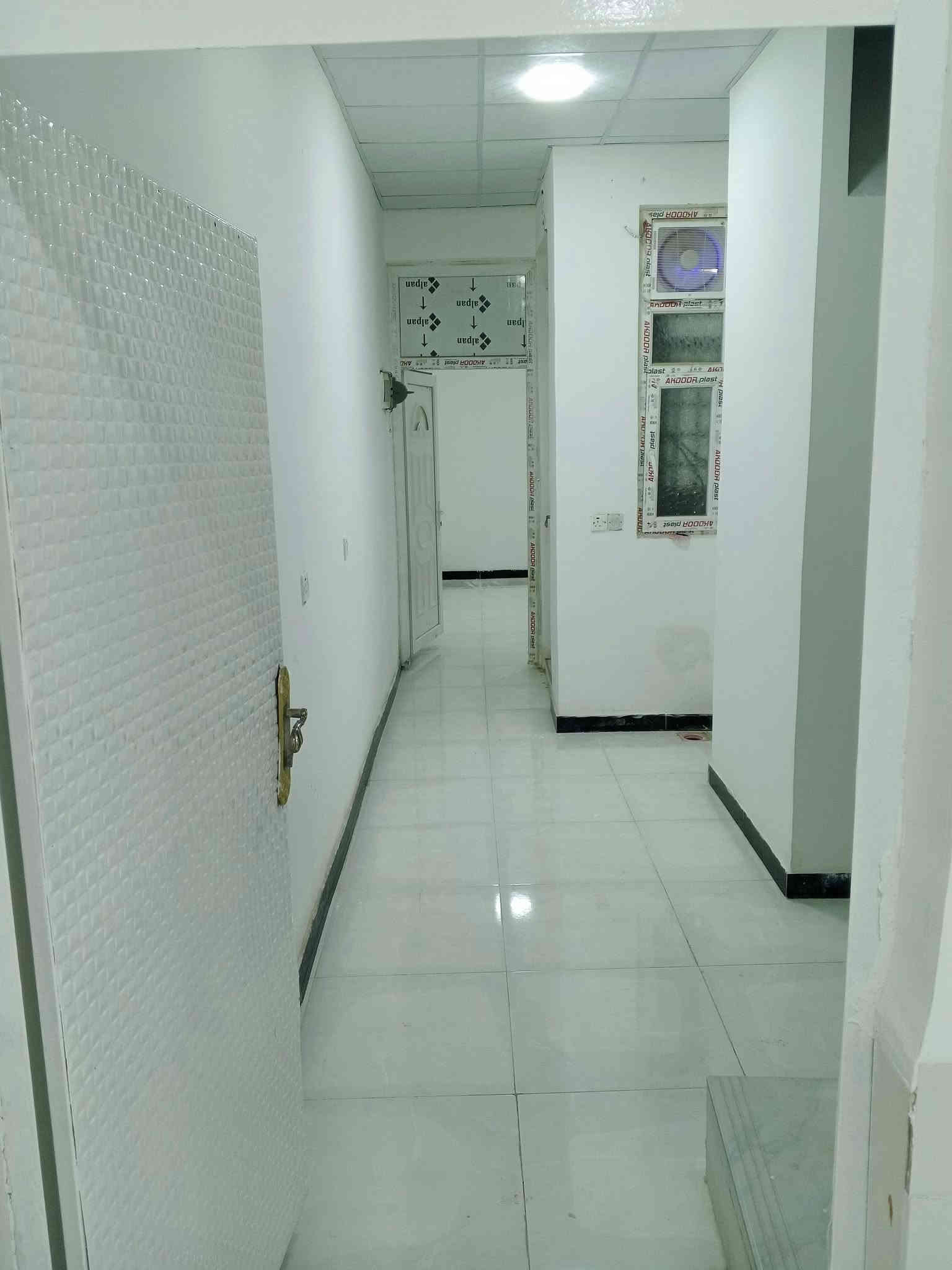 سلام عليكم
بيت البيع المساحه ١٠٠ متر 
الموقع الحديد دربونه العبيد 
البيت جديد وكامل مكمل كل الخدمات بي  زراعي 
السعر ٥٥ وبي مجال لاستفسار 
لاتصال ‏‪***********‬‏
