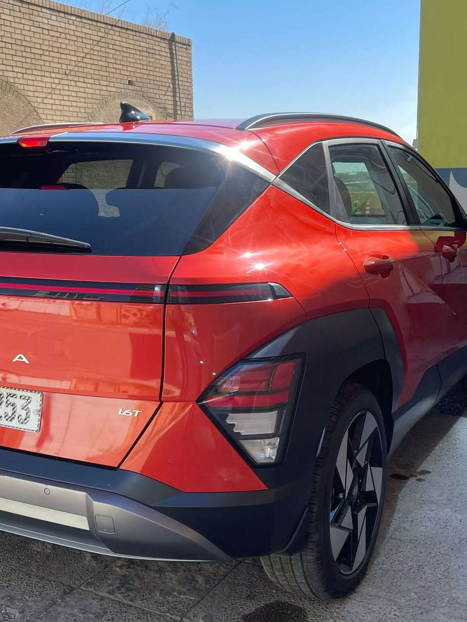 السلام عليكم  هونداي كونا 2025 لمتتد اعلا فئه بدون اير باك صبغ فقط حلفه بنيد مواصفاته 

محرك 1600 تيربو
ماشيه 10  كيلو فقط
كامرات 360 درجه مع حساس محيطي
بانوراما بصمه تقديم وترجيع سياره بلرمونت عن بعد
داخل جلد تبريد وتدفىه كشن
اناره داخليه محيطيه متغيره
شاشه متصله داخل ابيض جلد
ويل 19 انج
رادار ما انبي وامامي تحديد مسار توفق ذاتي
نظام صوت Bose
كير تعليك 8 نمر AT
السعر 18500 نهائي اعتذر مقدما ورقم شاصي بلمنسور  للمصداقيه
متواجد في كراده وشارع فلسطين للاستفسار ***********
