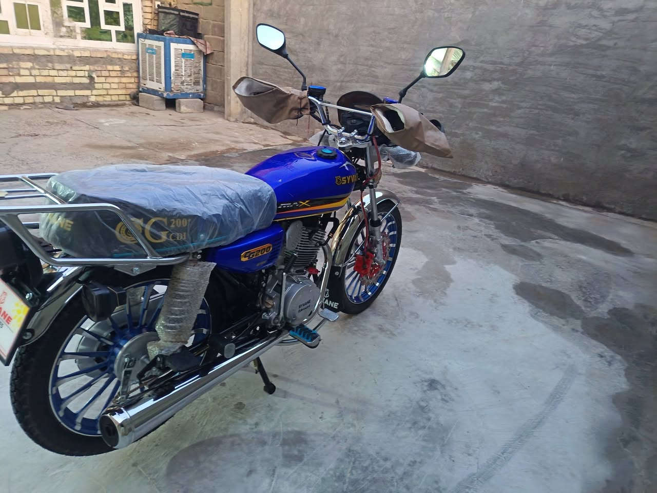 السلام عليكم
للبيع دراجه سولنك موديل 2025  محرك 200 cc
صارله أسبوعين من شغلته  بعده عل سحك بعده شركه حته العداد مال كيلمتر  بعدني ما شاده  
لتواصل ***********
