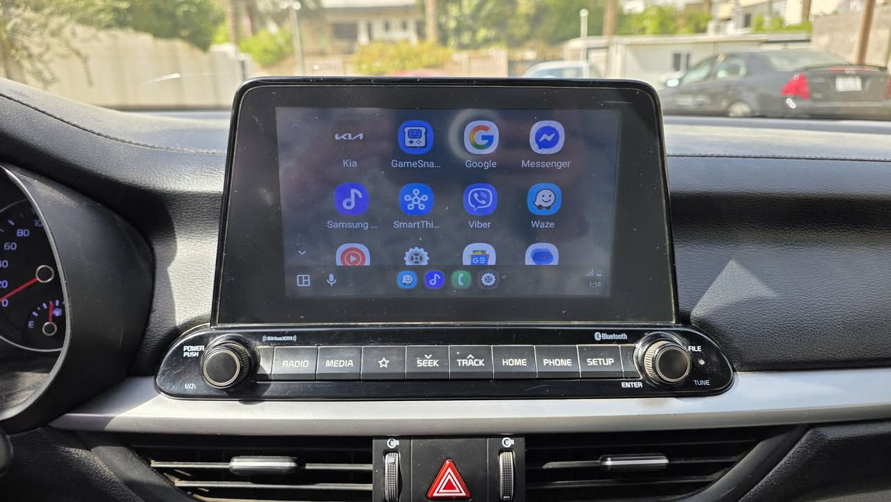 سلام عليكم شاشة سيراتو فورتي اصلية موديل ١٩ وفوك تدعم اندرويد اوتو وابل كار بلي مشدودة بالسيارة سعرها ١٣٥ بيها مجال حك الجية
رقمي ***********
