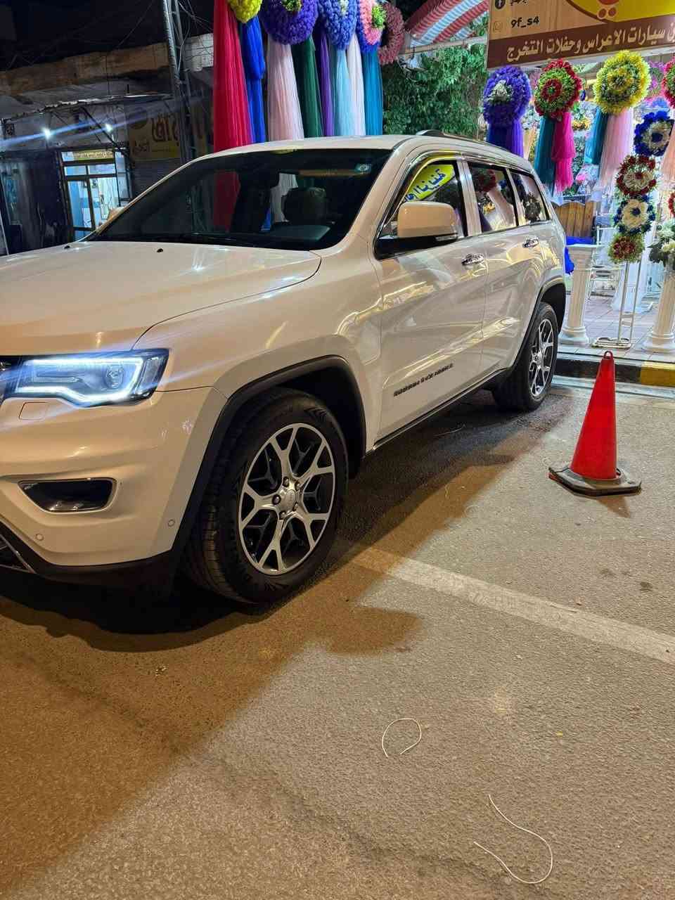 السلام عليكم

جيب خليجي لمتد بلاص 
بغداد بأسمي مداوم شوكت متحب 

للبيع

الموديل:2019 (خليجي) . 

المحرك : V6.  3.6L . 

المواصفات :

•  دفع رباعي 4x4 . 

•  شاشات خلفية . 2

•  مشغل اقراص CD/DVD . 

•  تحذير النقطة عمياء ⚠ . مري هيتر + قلاب 

•  ويل قياس 20 انج .

•  سقف بانوراما . 

•  شاشه كبيرة . 

•  نظام الخرائط (GPS) .

•  ستيرن كهربائي . 

•  المصابيح الأمامية زنون .

•  كشافات الضباب زنون .     

•  تشغيل عن بعد .

•  صندوق كهربائي .. دمامي خلفي 

•  حفظ وضعيات الجلوس (ميموري) . 

•  المقاعد الأمامية كهربائية .

•  المقاعد الأمامية تبريد وتدفئة .

•  المقاعد الخلفية تدفئة .. 

•  حساسات أمامية . 

•  حساسات خلفية . 

•  كاميرا خلفية .

•  تدفئة ستيرن . . 

•  مانع تصادم خلفي .

•  محدد سرعة .

•  نظام التشغيل والاطفاء الاوتوماتيكي ( Auto Start System. )

 السعر 280  
***********

ملاحظه::.. السياره بيه 3 اماكن كارت صغار 
سونار موجود قبل شهر مسوي
مكان السيارة نجف
