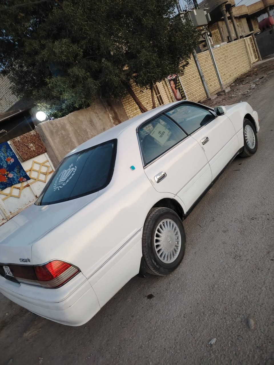 سلام عليكم راس الثور للبيع موديل 1996 مصبوغه صبغ جماليه. رقم كربلاء دولي سنويه جديده لغايه 28 مكفوله من كص ونقل الجثه  مكينه جديده كارتون كير خير من الله وحداديه جاهزه تخم تاير مداور مباشر تبريد ثلج غرفه جديده سياره مال جناي السعر 85 وبيه مجال للشراي مكان بابل شوملي . الرقم الهاتف / ***********. غير متواجد على الفيس.
