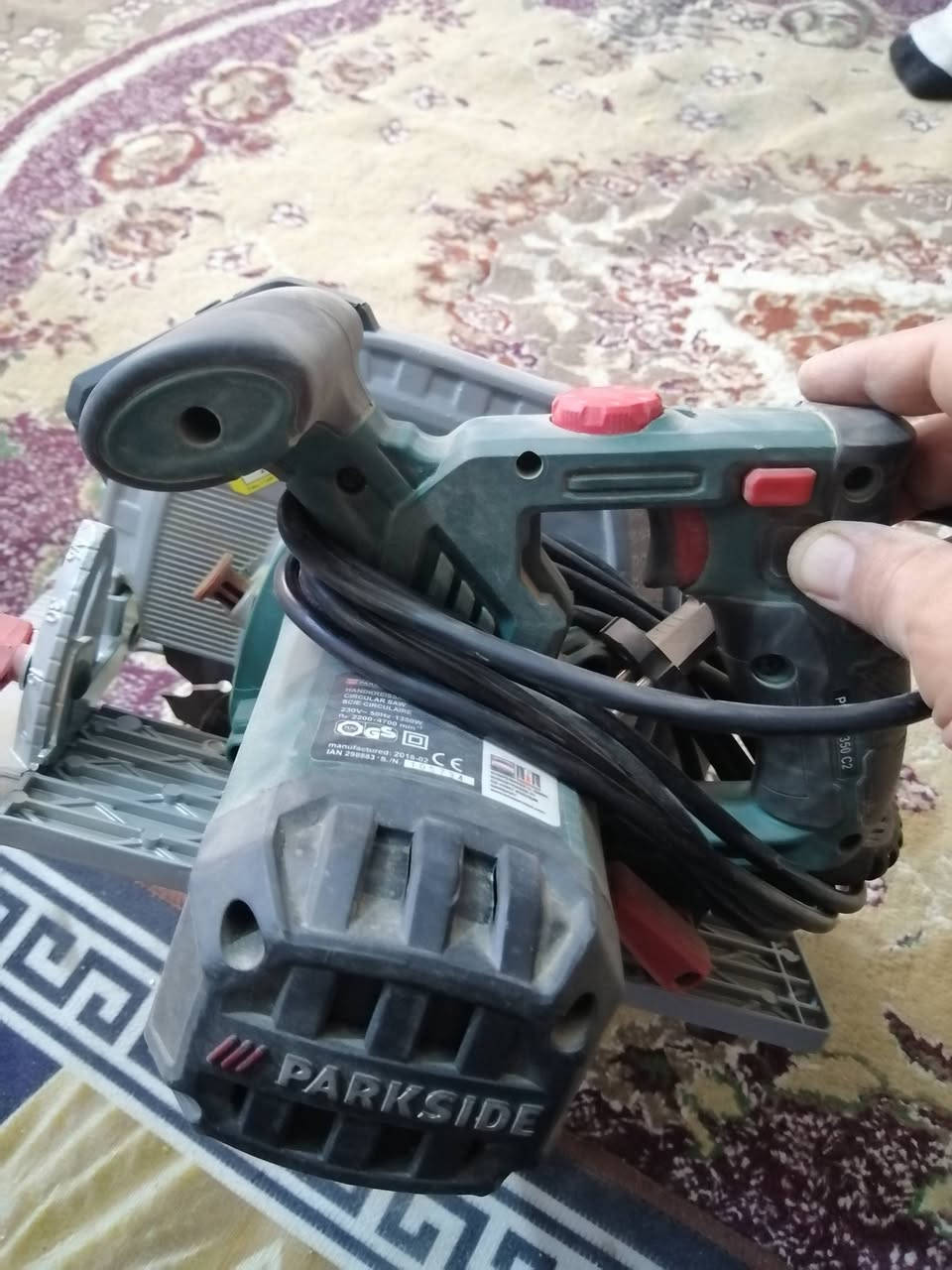 السلام عليكم منشار خشب شغال كوسره شغاله ومحد سكاكين وبرائم نوع بارك سايد للبيع مكان قرب مستشفى الحسيني ***********
