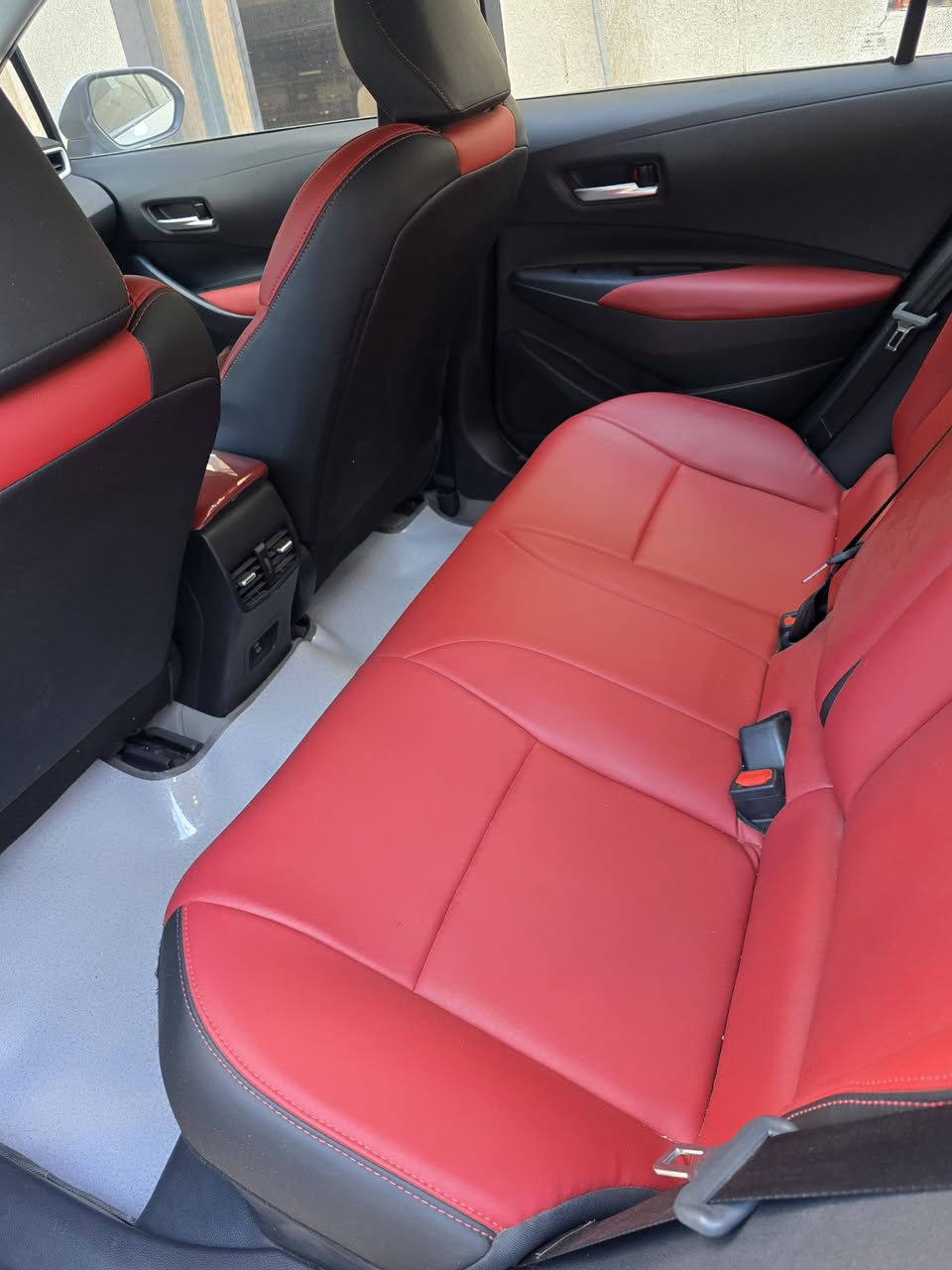 السلام عليكم كورلا للبيع
موديل ٢٠٢٤ مكفوله
مدوشمه كاعيه والصندوق
وجام عازل حراري 
والبجم مغلف PP F
ماشية 15 الف و900
السعر 150$
مكان السياره بغداد الغزالية
رقم ***********
