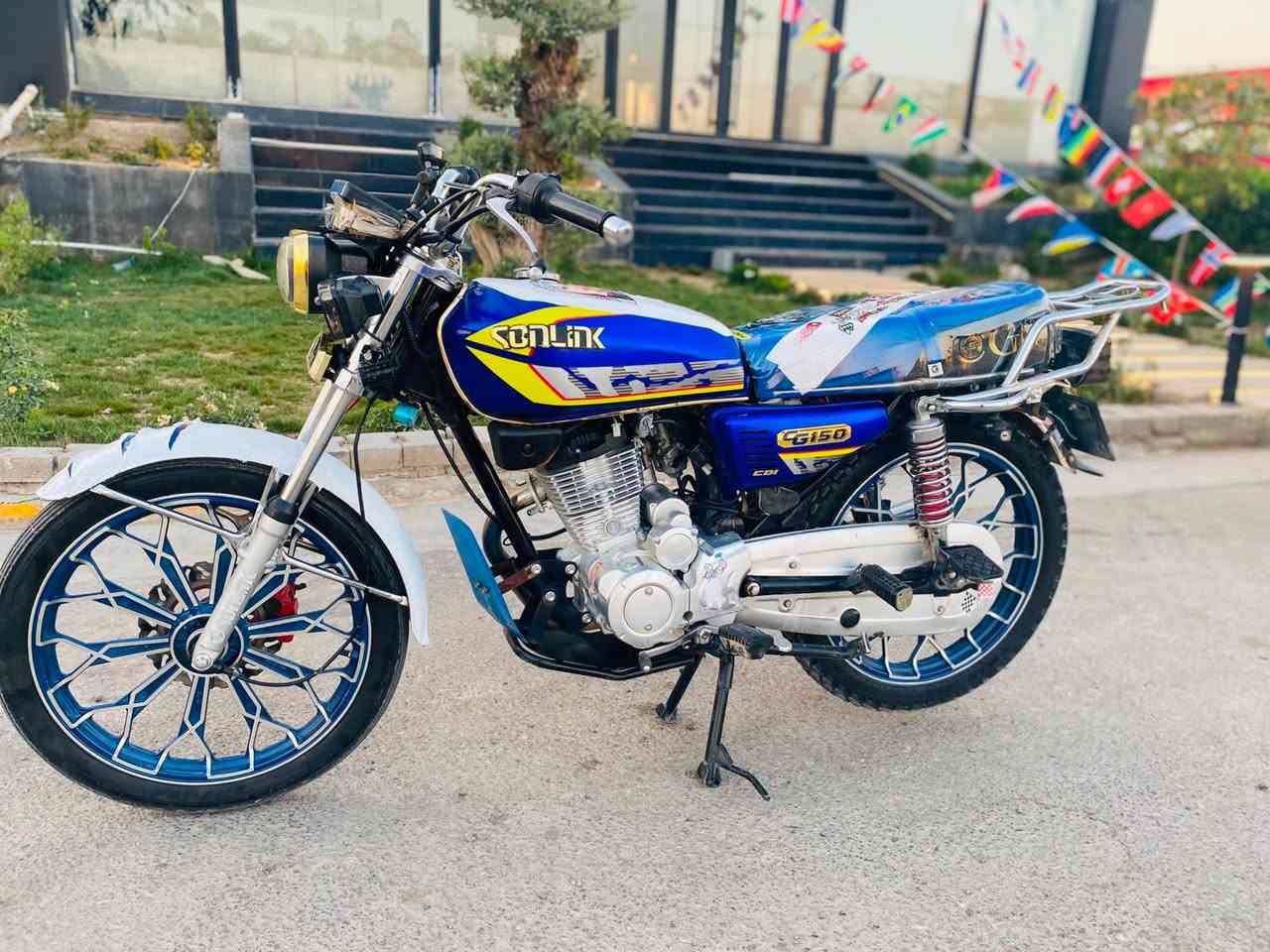 سلام عليكم دراجه للبيع موديل 2024 خمسه كير سلف كهربائي كلا شغال منفيس محرك لا صوت لا بخار كبس شاشه الكتروني سعره 625 بي مجال رقم ***********عنوان كركوك قرية تركلان
