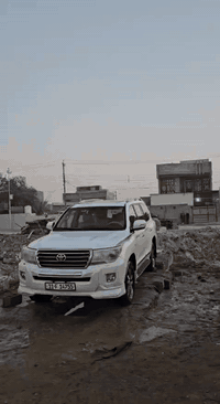 السلام عليكم لاندكروز لبيع مديل 2009 محدثه 2014 سياره مكفوله كفاله عامه عده جه عكس سايق شيلين شريط القديم وشيل صبغ ويه يعني بس جوه شريط مو عله طوله شريط مسافات 
سياره مال بيت فول موصفات 6سلندر سياره بسمي مكان بغداد معامل 
***********
