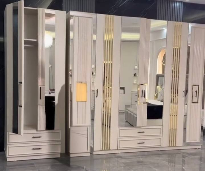 غرفة للبيع بمليون ونص وبيه مجال الشراي يدخل خاص
***********
