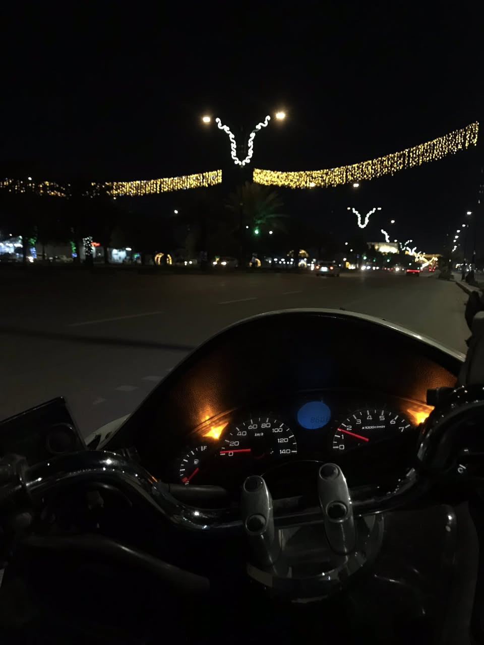 سلام عليكم 
دراجه فورزه 09 كرستال 
دراجه حلوه محرك نضيف حماوه جوه النص مجهزها على ايدي صالنصه سبع الوان رياضي بيها تغيير كفر جوا الدوسه ومبدل اصلي بس ما حصلت نفس اللون سعر 950 مجال قليل كلش العنوان كربلاء حي الاطارات شارع 20 
0774464 3522 
موجود واتساب واتصال
