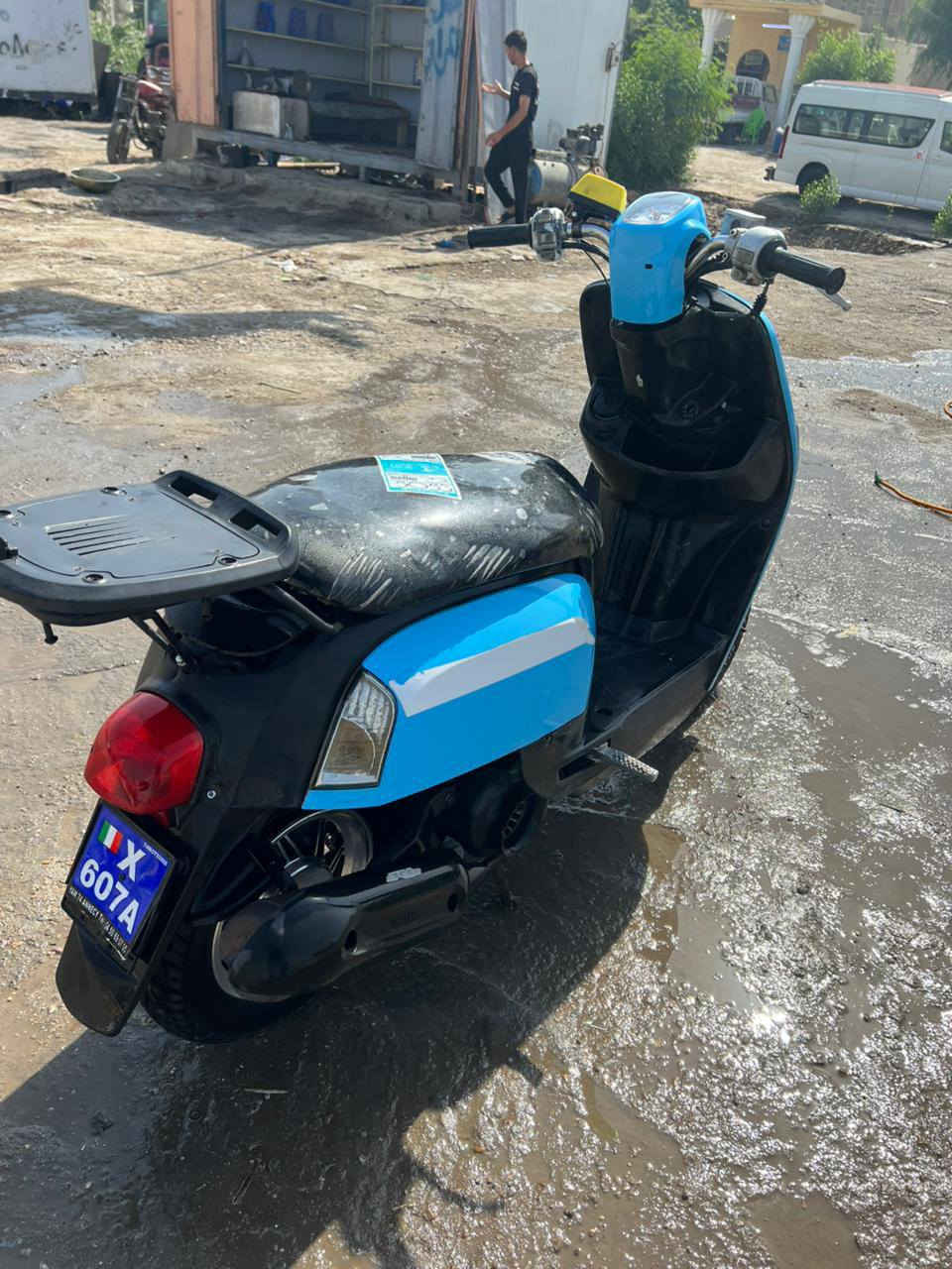 للبيع 600 وبيها مجال ***********
