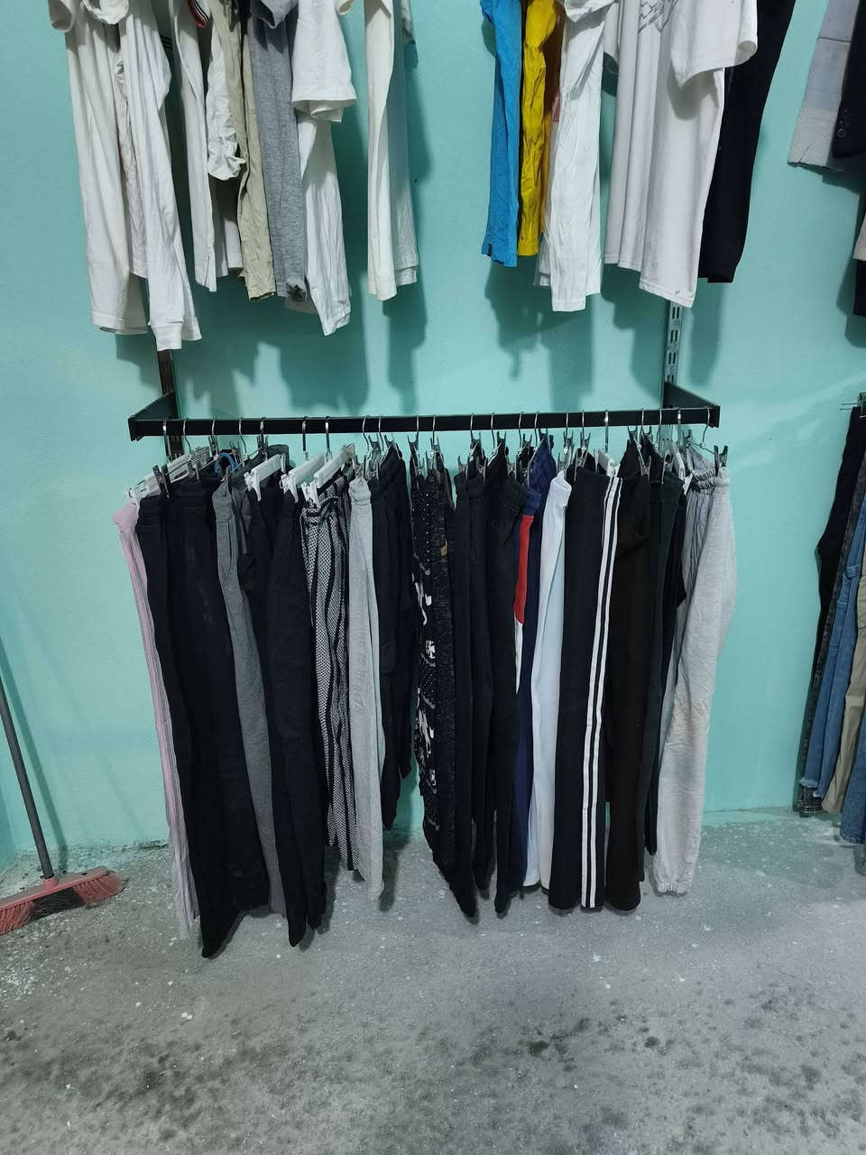 يالله.. صيفي تشيرت 4 الف بجايم 2 الف..كوتات نسائي عرض نهايت موسم 5 الف احذيه كل قطعتين..15..الف شارع الدوب مقابيل غسل سيارات ***********
