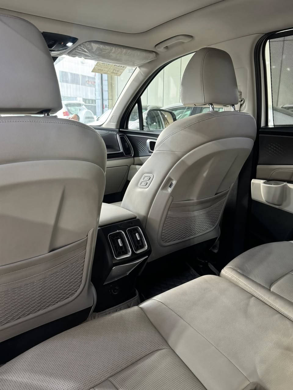 السلام عليكم
سورنتو 2024 فول
مكفولة
ضمان الدولية
مواصفات 4X واحد على واحد
اربع كامرات
داتاشو
كشنات جلد وتدفئة تبريد
بنوراما
مكان السيارة معارض البياع
السعر  340
الرقم ***********
