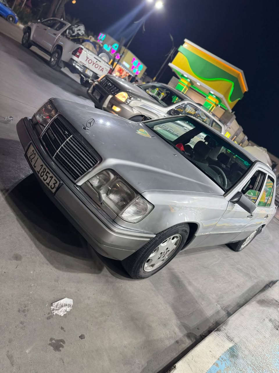 مرسيدس بيبي دب محرك خراطيم موديل 93 فضية اللون جاهزة من كل شي .
* محرك خراطيم وكير بحالة ممتازة .
* كهربائياتها كلها جاهزة من كل شي راديو اريل ويا السويج .
* تبريد شغال .
* تخم تايرات جديدة .
* بيبان سنتر لوك .
* غرفة جلد ودواخل صاج رئاسي
* سلايد روف شغالة طكتين
* لايتات زينون ثلجي اصلية
* ادامة كاملة للراديتر وكل زيوت المحرك والهايدروليك للبور والكير
* سيستم كامرات امامية وخلفية
* رقم اربيل انكليزي دولي
* باسمي وسنوية جديدة
* تعمل بالبانزين + منظومة غاز حكومية جديدة 80 لتر
* باتري جديد نوزلات فيتبمات كلها جديد
* قواعد طبلات معمرة .
* مكان السيارة ديالى _المقدادية
* وللاستفسار عن السعر يرجى التواصل مع الرقم
*********** 
( غير متواجد على الفيس )
