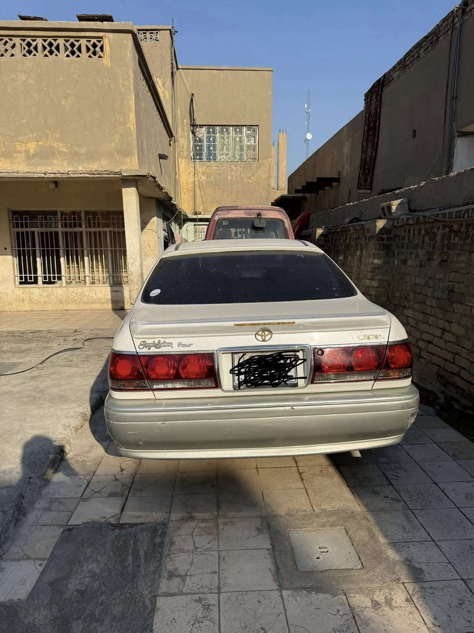 السلام عليكم ملكة موديل 2000 للبيع حديدة كفالة من الكص ومشمولة بالقرار ترقيم 
محرك 2600 العنوان بغداد  
0772 773 9600‬ ‬
