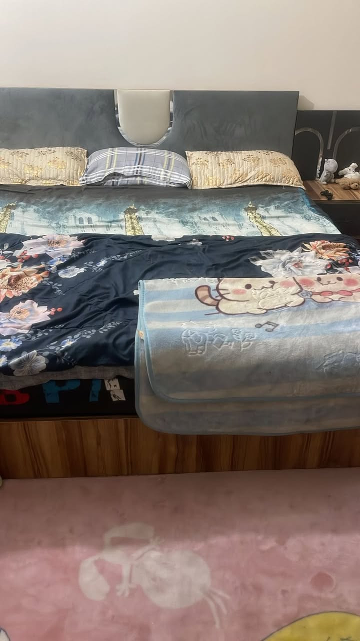 غرف نوم نظيفه جدا اخت الجديده استعمال قليل للبيع للأستفسار على الواتساب ***********
