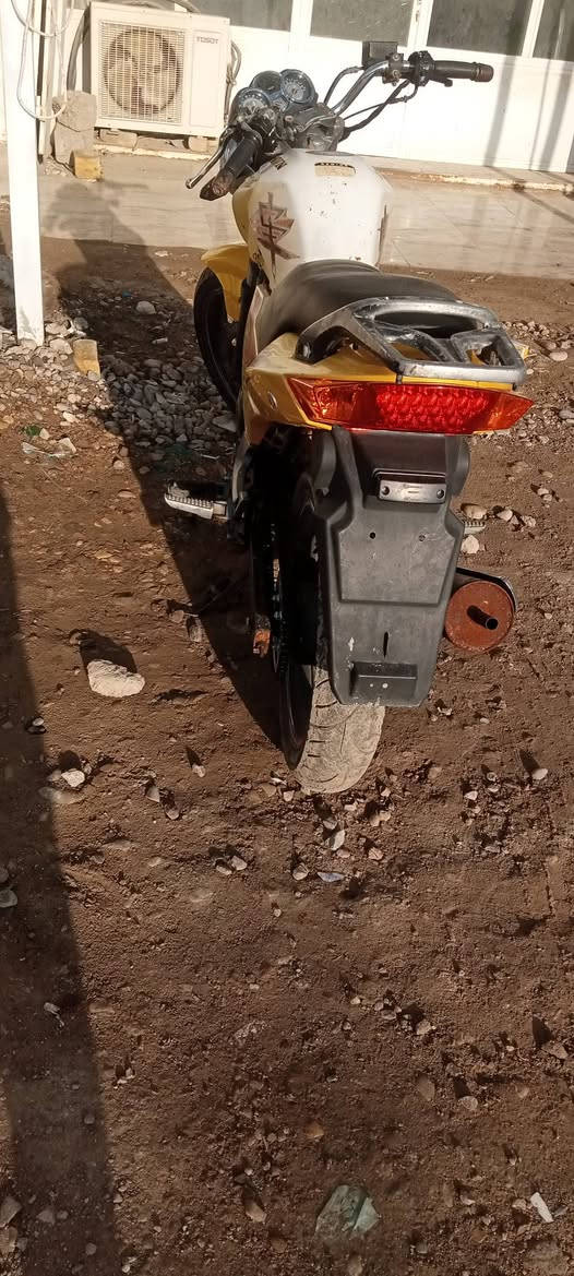 سلام عليكم دايوان بانده موديل 16اوراق مكفوله كهربائيات كول شغاله دشبول شغال السعر 850الف مكاني كوت حي الحكيم ***********
