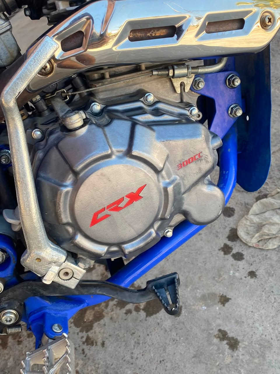 السلام عليكم دراجه قفاز CRX موديل 25 مكينه 300 cc 
دراجه مكفوله كفاله عامه ماشيه 3 ألف دراجه شلعه معدل تخبل نقص بس اشاير 
اوراقها أصوليه السعر  مليون و250 وبيها مجال 
عنوان جزيره بغداد للاستفسار ***********
