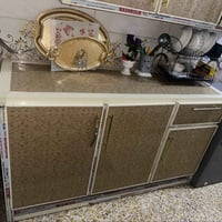 الدورة • للبيع • خزائن