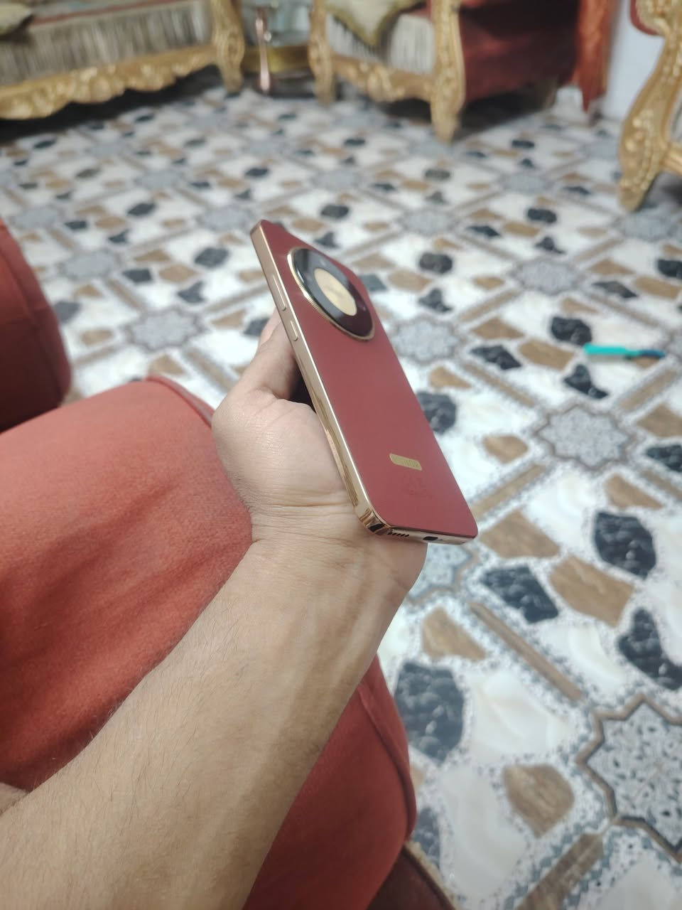 السلام عليكم.  جهاز للبيع هونر X9D صار شهر من ماخذه وكع مني بشغل وصارت هاي طكعه سوده وااريد ابيعه  كله شغال لمسه شغال وكلشي مابي غير هاي الطكعه سوده بشاشه ولياخذه من لبيت واي شكال بي يرجعليا رقم واتساب ***********  مكاني لدوره قرب فلكه ابودشير

