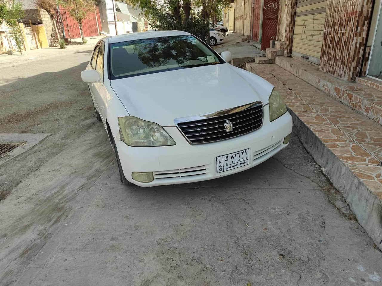 شاهینە بۆ فرۆشتن بەسمەیە ٢ دوگمەی ناو ڕەساسی 
گێڕو مەکینە بچووک  ڕۆنی گێڕو مەکینەی گۆڕاوە جامی هەڵگیراوە تەبریدی سارد و گەرم سەقفی وەک شوشە وایە  چەمەلەخی یەک بستی بچووک بۆیاخی هەیە نرخی ٥٤ وەرەقەو مەجالێکی برایانە 
شوێن هەڵەبجەی تازە 
*********** دار بنديهكان, السليمانية
