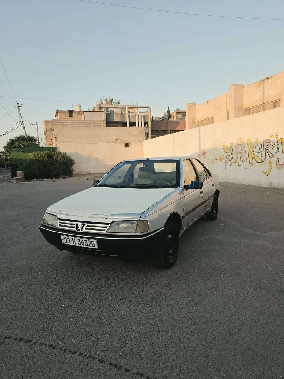 السلام عليكم 
سياره بيجو روى 
مديل 2009
سياره نضيفه تبريد شغال 
بدون صبغ وبدون بارد 
مكينه نضيفه 
سياره مال جناي 
سعر 23ورقه الاستفسار رقم الهاتف ***********
العنوان بغداد
