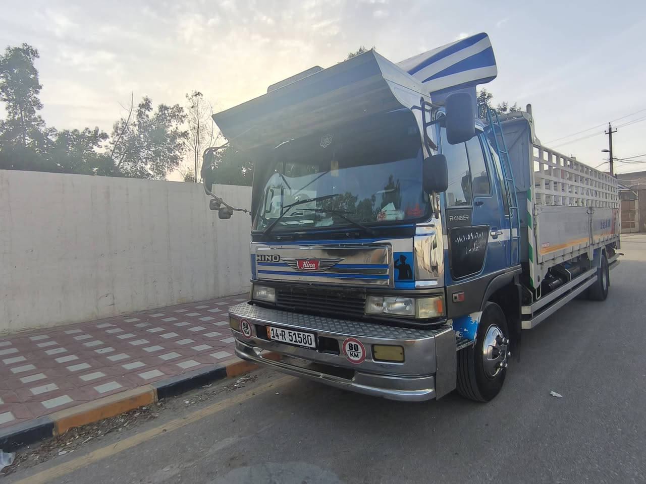 هينو طيره مكينه 80 عادي الطول 7الى ربع تخم تاير سنويه 30 سياره خير من الله مكان السياره نجف 
السعر 175 وبيه مجال.                      ***********
