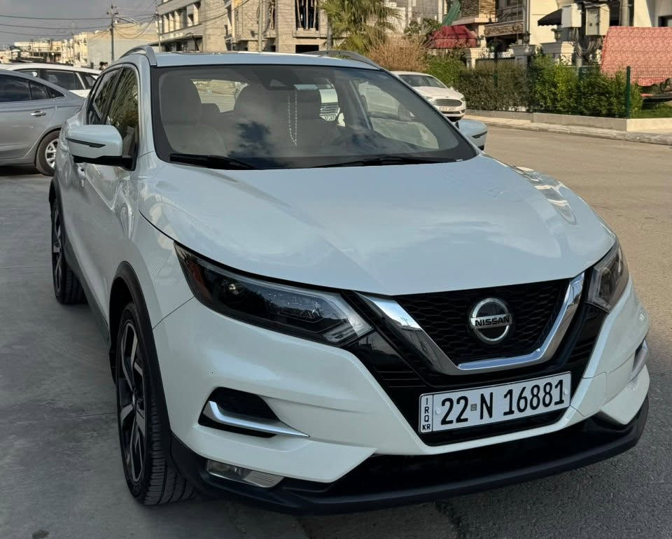 نيسان روگ سبورت2021 Sl فول مواصفات ناوكريمى
92 هةزار كلم رويشتوة
يةك بارجة جاملغى بشتةوة
ايرباگ بةس شانى لاى سةكن 
دبل اكسل
جواربستون مكينة ٢٠
بةصمة شغال
كاميرا
سلايد

***********
شوين- هةولير
