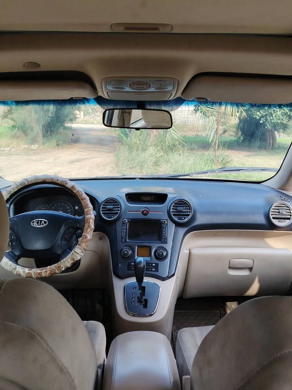 سيارة كيا كارنزه سبعه راكب موديل الفين 13 بيه جاملغ وبنيد  امبدلات فقط السعر 120 اوبيه مجال بسيط *********** اتصل على الرقم
