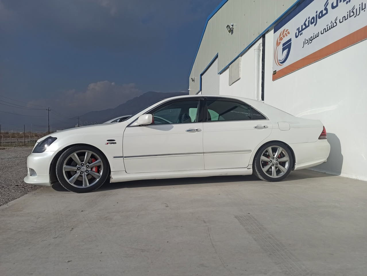 بەناوی خوای بەخشندە و میهرەبان
دوو شاهینە بۆ فرۆشتن 2007

بچووک بە گەورە 180 سپی مووس فوول

گەورە بە گەورە 184 بێ سڵاید بڕاوە تۆمس

ناونیشان ڕانیە ***********
واتسئاپ و مسنجەر کراوەیە
