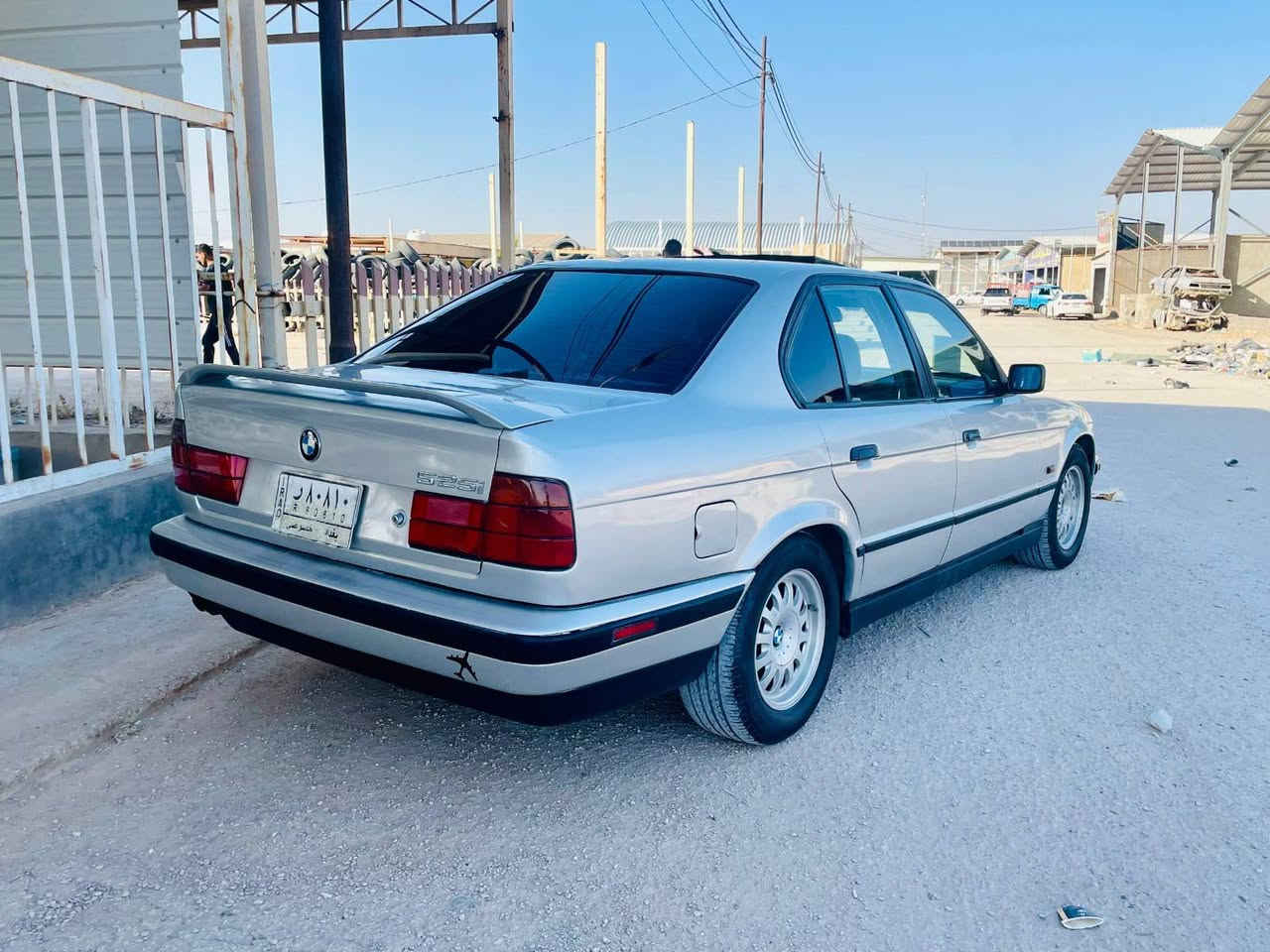 يا الله بي ام 535مؤديل 1993رقم بغداد مشروع وطني سنوية 2028 السيارة جاهزه بيع ومراوس 
تخم تاير ومكينه وكير جديد حداديه جديده تبريد منضومه كامله جديده ثلج السياره توها معمره تعمير جديد 

مابيه لاضربه ولا كص فقط صبغ عام للجماله بدون معجون عليها محرك مفتوح 35بلكارتون ناعمه نعمت الله مال جناي انسي حماوه كلها جديد الياخذها باله مرتاح 

عارضه بيع ومراوس 

مكان السياره الديوانية غماس 

للاتصل ***********

السعر 52مع المجال

