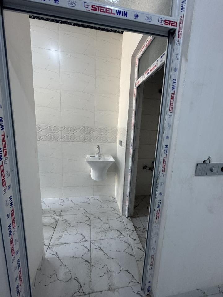 السلام عليكم داران توم للبيع
موصل حي الاسماح قرب صيدليه الشغف 
مساحه الدار 50 متر طابق ونص 
سند طابو ملك صرف 
السعر 51 بي مجال 
 للاستفسار الاتصال الارقام التاليه✅👉👉 
***********
***********
مكتب عمر غالب لتجاره لعقارات
العنوان حي الانتصار شارع 20
خلف جامع خلفاء الرسول
