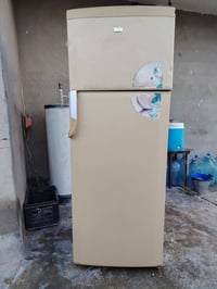 يوجد ثلاجه للبيع شرط التجميد الرقم 07824983483