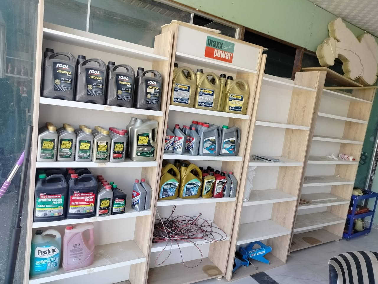 رفوف محلات خشب صاج اصلي 4رفوف
سعر الواحد 75 نضافه 90%
العنوان ناصريه شارع محطة القطار مجاور كوفي الراية 
للستفسار اتصل ***********
