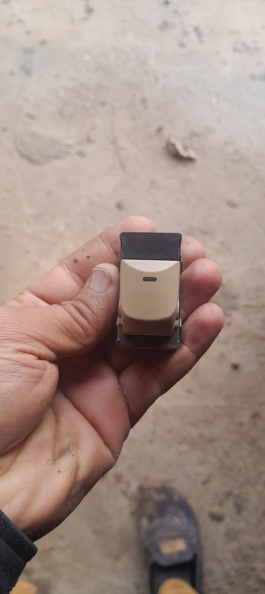 سلام عليكم وصلتنه غراض سيارات ياباني ولكوري مولطير جام دمكم يدات داخل وخارج ***********
