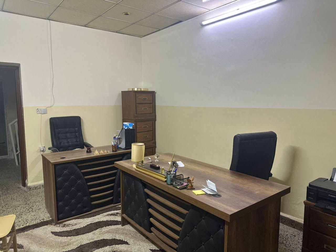 مركز تعليم للايجار
كامل المستلزمات يحتوي على صفين وادارة متكاملة وغرفة اخرى وكراج وحديقة يصلح ؤوضة او حضانه او للتدريس الخصوصي 
العنوان /حي الواسطي قرب هيئة الحج 
للاستفسار /***********
