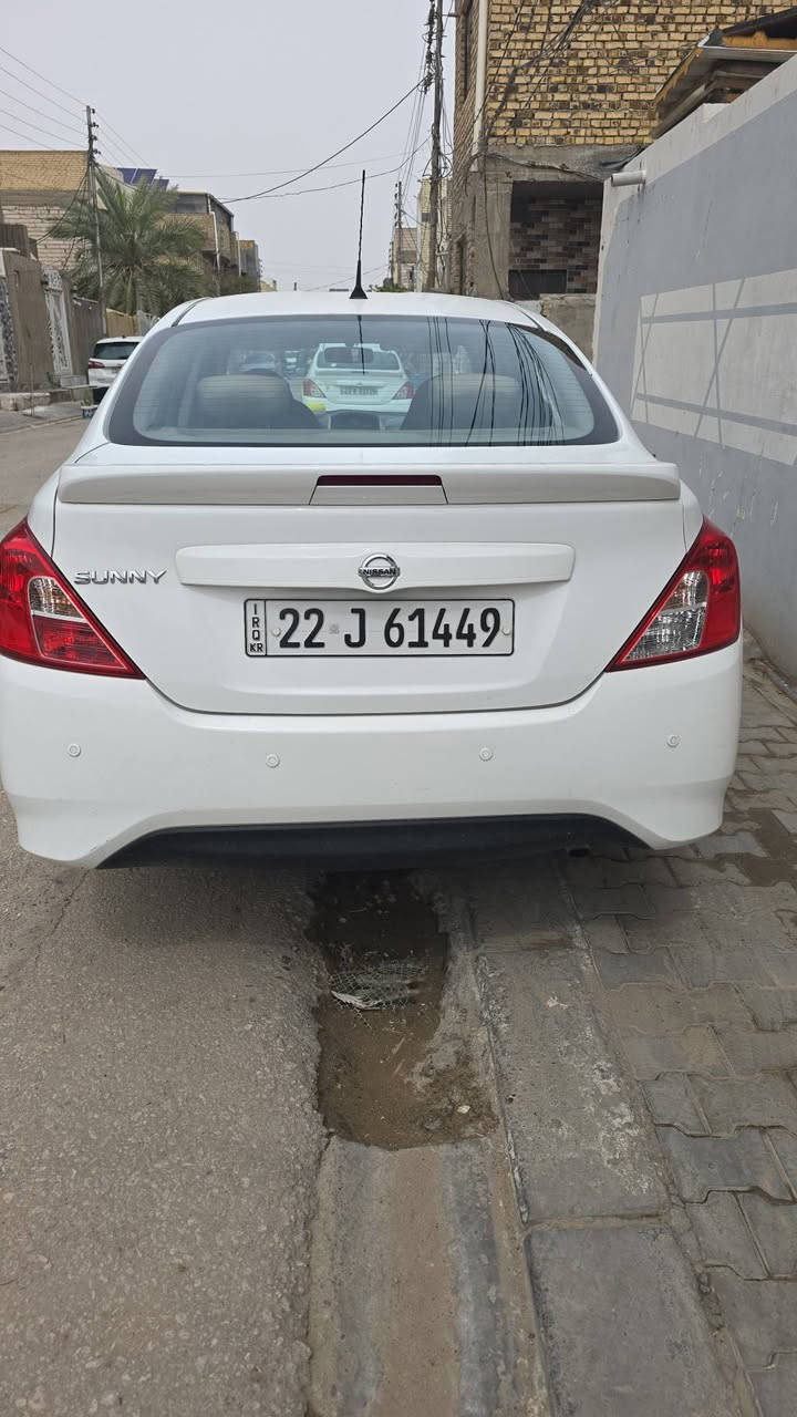 بسم الله الرحمن الرحيم نيسان صني ام البليته الزركه موديل ٢١ ماشيه ب ١٠٠  السعر ١١٣ وبيه مجال للشراي مكان السيارة نجف حي الجامعه للاستفسار الاتصال على الرقم ***********
