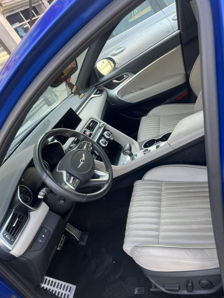 السلام عليكم جنسز ٢٣ حره رقم بغداد ب اسمي ماشيه ٣٤ السيارة فول الفول حادثها نصف الباب صبغ وتكحيل بلجاملغ الايمن صور الحادث مرفق بلمنشور. سعرها ٢٢٥.  مكانها بغداد ***********
