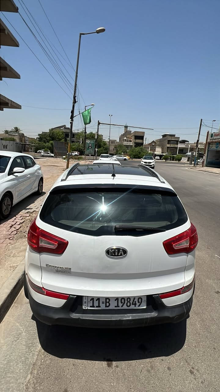 كيا سبورتج
مديل13 سياره خليجي كفاله عامه بدون صبغ تكحيلات بسيطه +بارد فقط قليل  
شركه الدوليه 
ماشيه97 كيلو 
داخل زيرو 
سبير منازل ابد من شركه لحد هسه 
مكينه 2000دوش مكفول كير كذالك بلاد من الشركه
رقم بغداد دولي ب اسمي
لدات امامي
مري شفط اشاير مري
بانوراما
كامره +حساسات خلفيه
تبريد ثلج
سياره روعه وقليل بهيج نضافه بل عافيه عل ياخذهه سعر السياره143وبيه مجال 
مكاني الاعظميه 
***********
