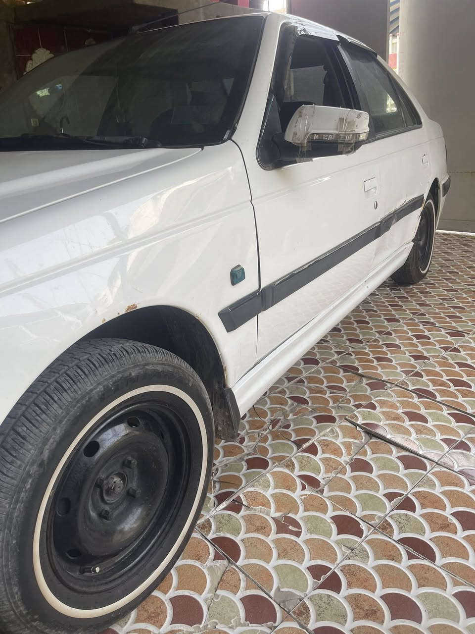 سلام عليكم
بيجو بارص 2015 
حدادية ✅
كهربائيات ✅
تخم تاير ✅
دوشمه جديده✅
كير كفاله✅
مكينه بيه دخانه قليله 
نقوصاته بطاين بيبان ومري 
معمر هلالين ودوسه 
بيه طخه بل باب ليسه ممصلحه 
رقم نجف مداور 
سعر 43وبيه مجال 
***********
***********
