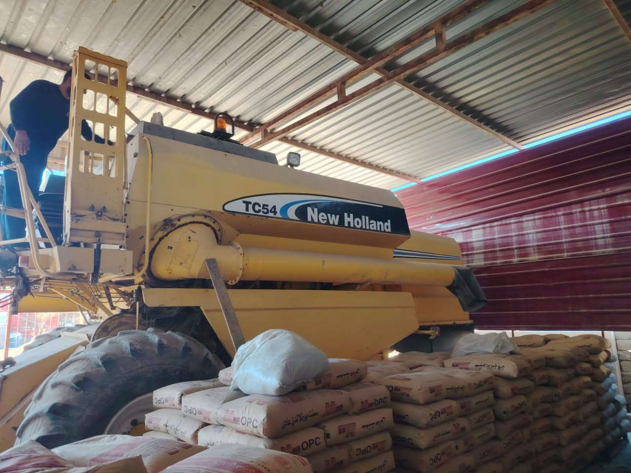 حاصوده للبيع نيهولند 2003رقم صلاح الدين ألماني  شرط التحويل السعر عل خاص ***********
***********
