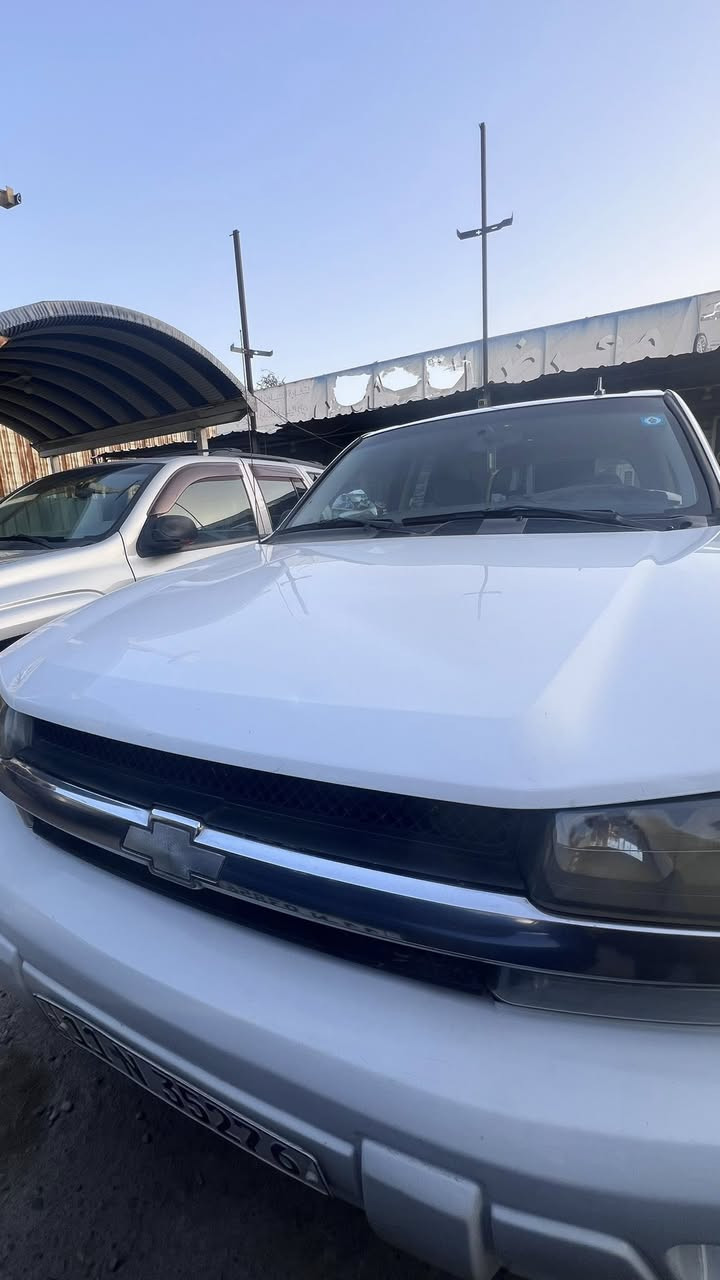 السلام عليكم سيارة للبيع …🩶
شوفر ليت بلايزر 🚘
موديل / 2007
لون / ابيض ⚪️
مكينة / ٦سلندر 
تخم تاير جديد / حدادية صدر جديد 🛞
رقم بغداد دولي .
شاشة بلوتوث تطبيقات 🖥️
داخل لون رصاصي + صاج جوزي 
بيها ٤ قطع فقط صبغ من خارج 
سيارة ما ناقصها شي بالواقع احلة من الصور .
موجودة بغداد الكرخ .
السعر 90 💵
للاتصال واستفسار على الرقم ..📞

*********** 📲
